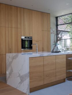 martijn_pekelharing_meester_meubelmaker_keuken_eiken_marmer
