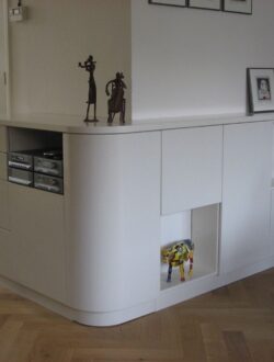 martijn_pekelharing_meester_meubelmaker_tv-kast_rondehoek